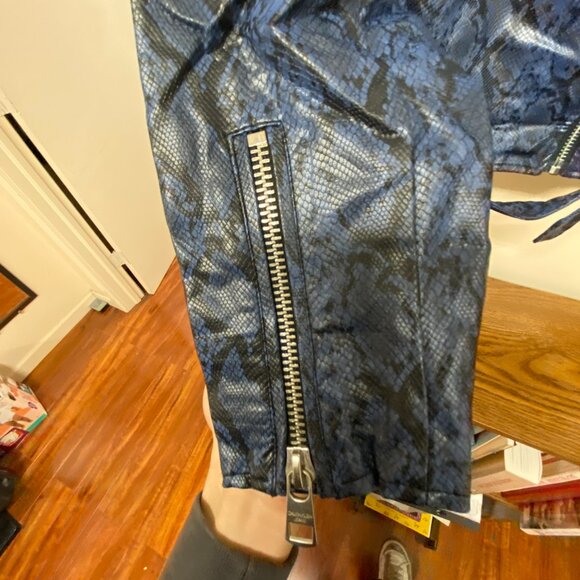 Calvin Klein Jeans Faux Leather Python Print Womens Moto Jacket XL - Picture 5 of 9